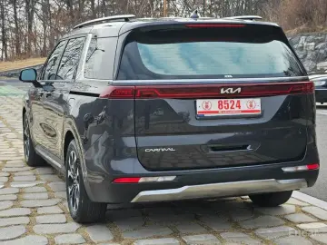 2023 Kia Carnival с пробегом 37 583 км