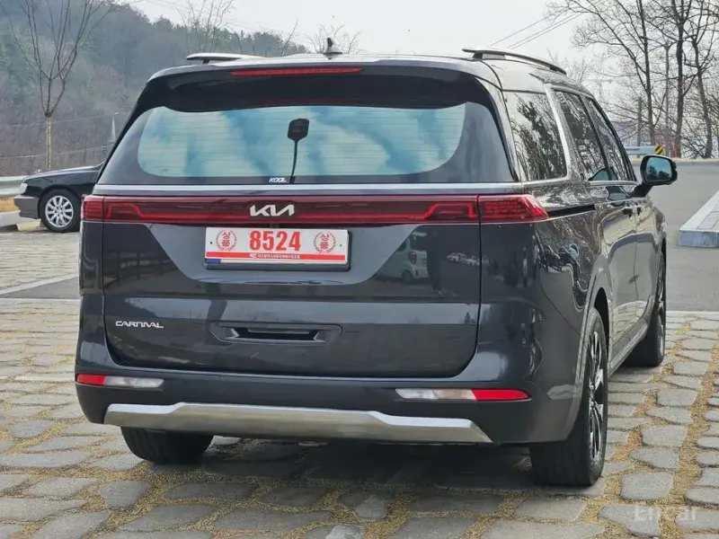 2023 Kia Carnival с пробегом 37 583 км