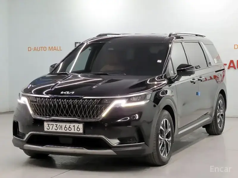 2023 Kia Carnival с пробегом 62 244 км