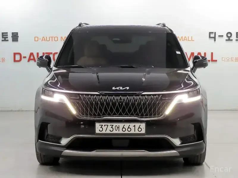 2023 Kia Carnival с пробегом 62 244 км