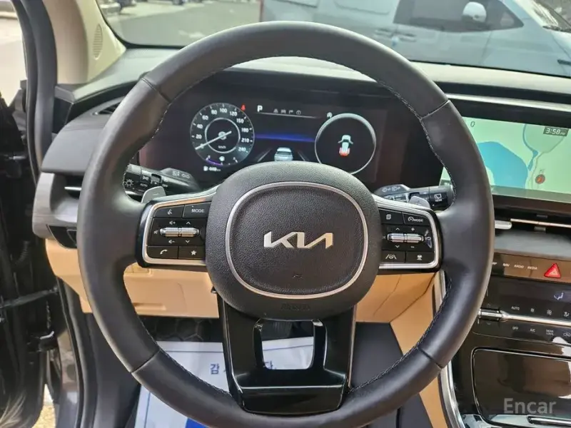 2023 Kia Carnival с пробегом 37 583 км