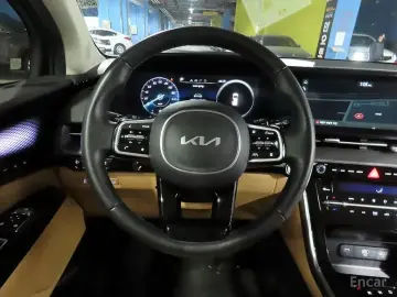 2023 Kia Carnival с пробегом 62 244 км