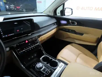 2023 Kia Carnival с пробегом 62 244 км