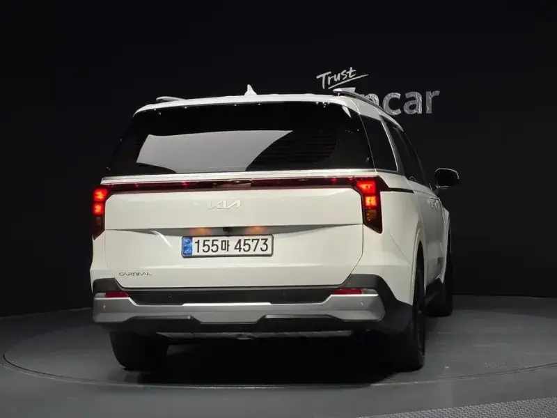 2024 Kia Carnival с пробегом 26 733 км