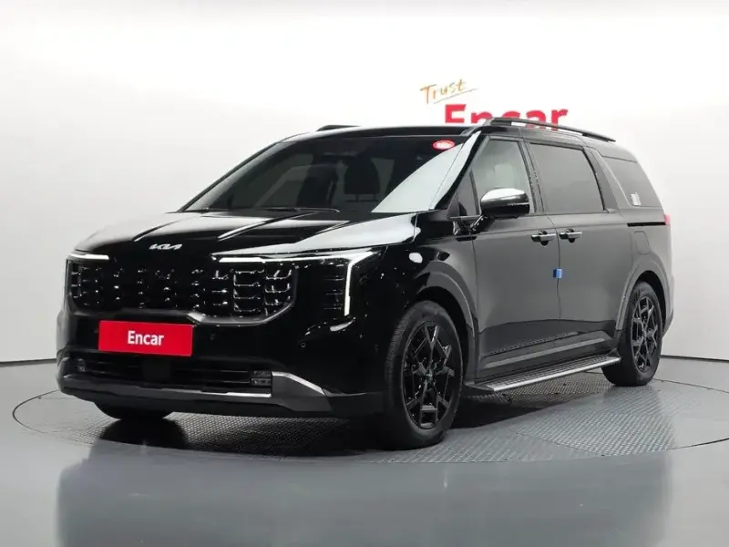 2025 Kia Carnival с пробегом 9 339 км