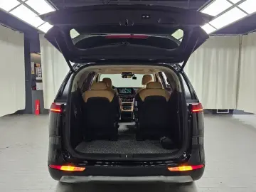 2022 Kia Carnival с пробегом 85 184 км