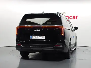 2025 Kia Carnival с пробегом 9 339 км