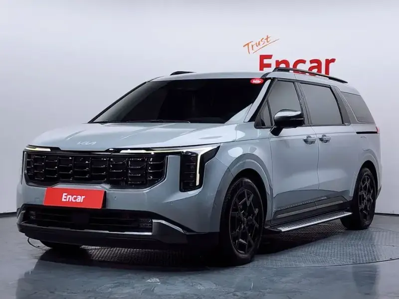 2024 Kia Carnival с пробегом 23 992 км