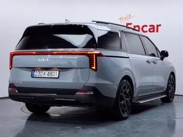 2024 Kia Carnival с пробегом 23 992 км