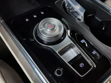 2024 Kia Carnival с пробегом 23 992 км