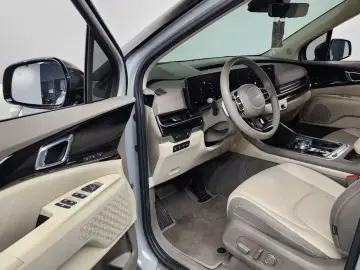 2024 Kia Carnival с пробегом 23 992 км