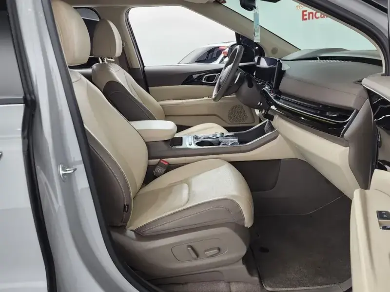 2024 Kia Carnival с пробегом 23 992 км