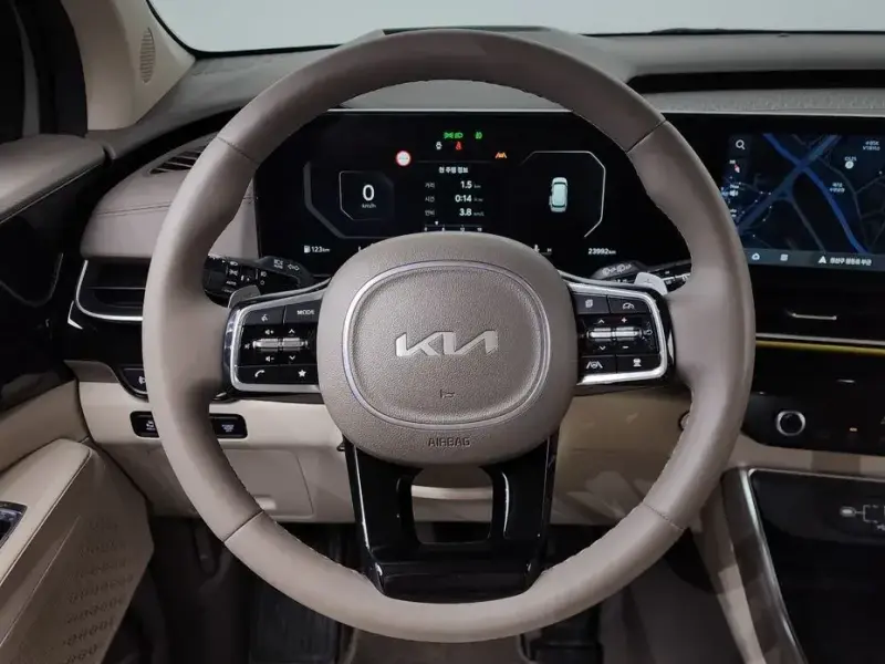 2024 Kia Carnival с пробегом 23 992 км