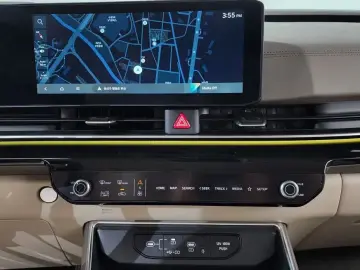 2024 Kia Carnival с пробегом 23 992 км