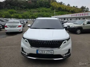 2023 Kia Carnival с пробегом 33 210 км