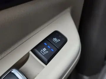 2024 Kia Carnival с пробегом 23 992 км