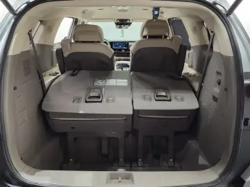 2024 Kia Carnival с пробегом 23 992 км