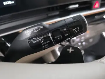 2025 Kia Carnival с пробегом 9 339 км