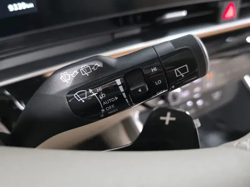 2025 Kia Carnival с пробегом 9 339 км