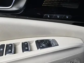 2025 Kia Carnival с пробегом 9 339 км