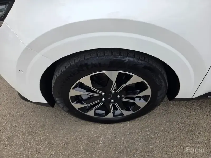2023 Kia Carnival с пробегом 33 210 км