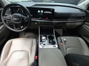 2024 Kia Carnival с пробегом 76 194 км