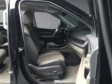 2024 Kia Carnival с пробегом 76 194 км