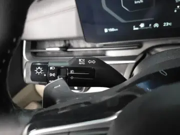 2024 Kia Carnival с пробегом 76 194 км
