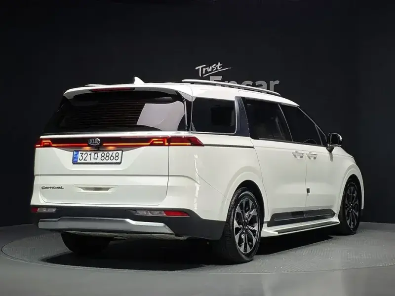 2021 Kia Carnival с пробегом 139 478 км
