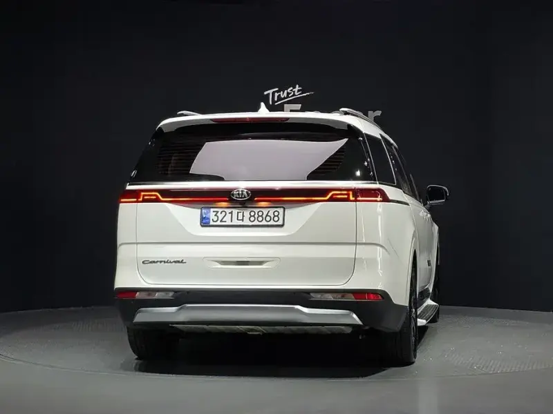 2021 Kia Carnival с пробегом 139 478 км