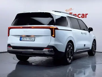 2025 Kia Carnival с пробегом 9 846 км
