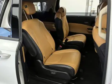 2021 Kia Carnival с пробегом 139 478 км