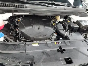 2025 Kia Carnival с пробегом 9 846 км