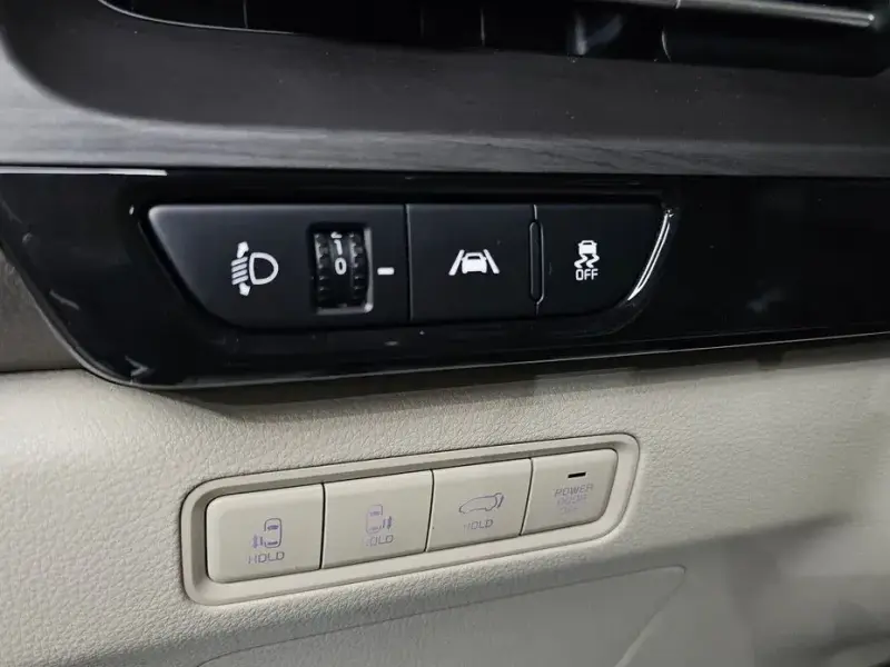 2023 Kia Carnival с пробегом 46 068 км