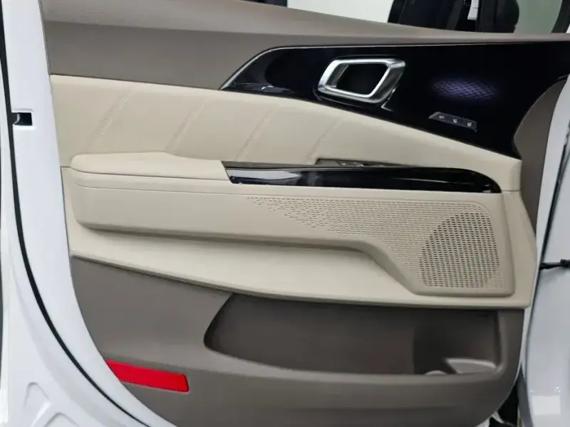 2023 Kia Carnival с пробегом 46 068 км