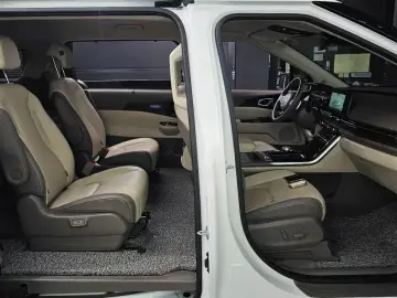 2023 Kia Carnival с пробегом 46 068 км