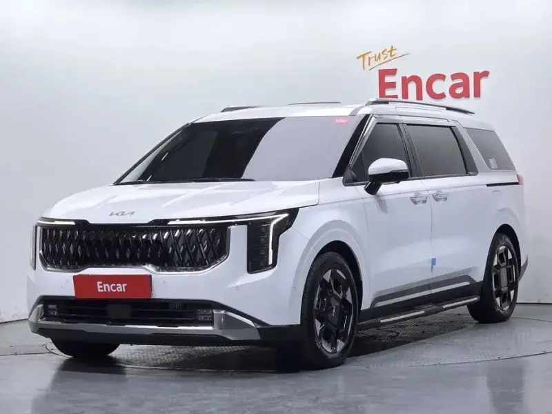 2025 Kia Carnival с пробегом 10 927 км