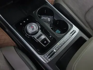 2025 Kia Carnival с пробегом 10 927 км