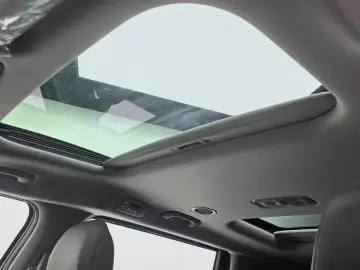 2025 Kia Carnival с пробегом 10 927 км