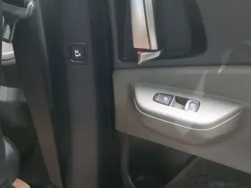 2025 Kia Carnival с пробегом 10 927 км