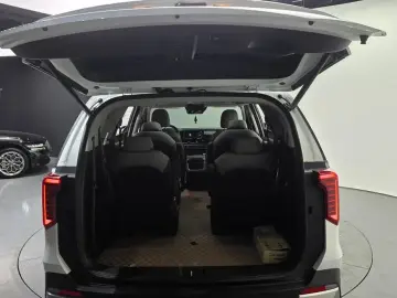 2025 Kia Carnival с пробегом 10 927 км
