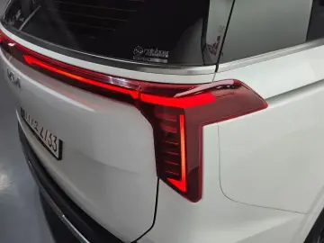 2025 Kia Carnival с пробегом 10 927 км