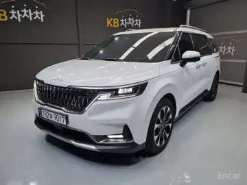 2023 Kia Carnival с пробегом 14 996 км