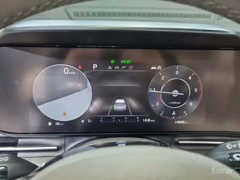 2023 Kia Carnival с пробегом 14 996 км