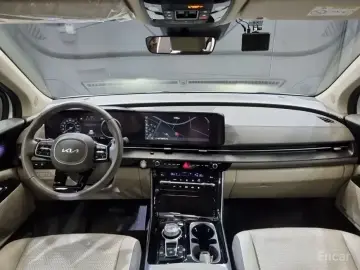2023 Kia Carnival с пробегом 14 996 км