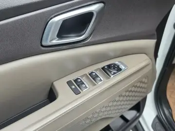 2025 Kia Carnival с пробегом 10 927 км