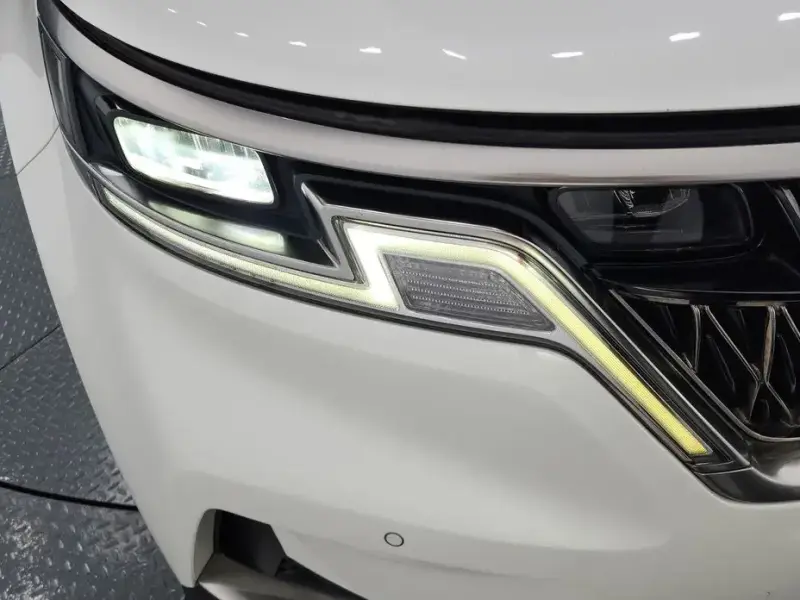 2022 Kia Carnival с пробегом 153 890 км