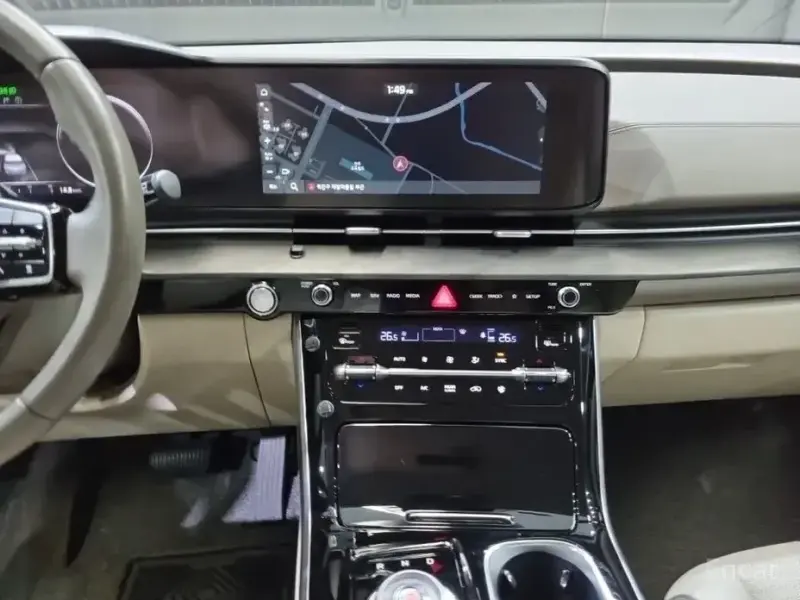 2023 Kia Carnival с пробегом 14 996 км