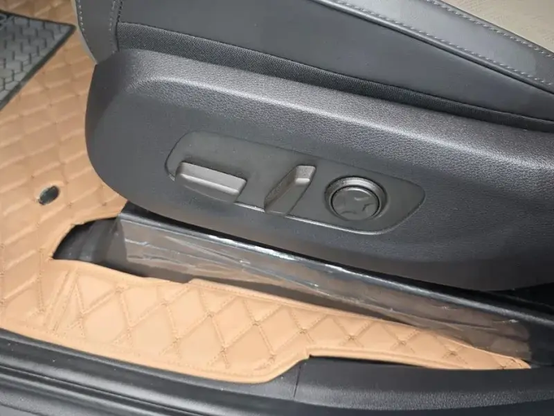 2025 Kia Carnival с пробегом 10 927 км