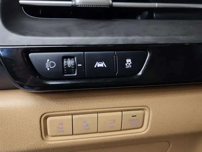 2022 Kia Carnival с пробегом 153 890 км